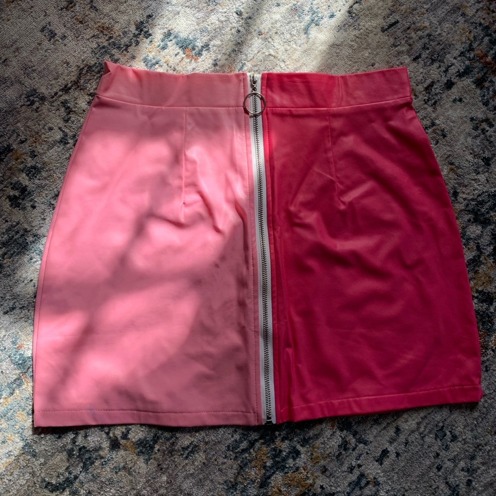 Split color faux leather zip skirt